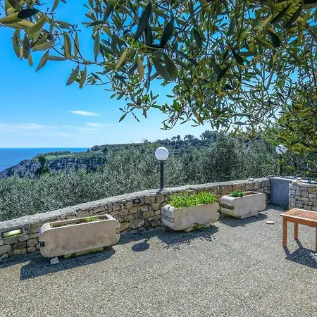 Villa Con Piscina E Jacuzzi Privata A Leuca * Corsano (Apulia)