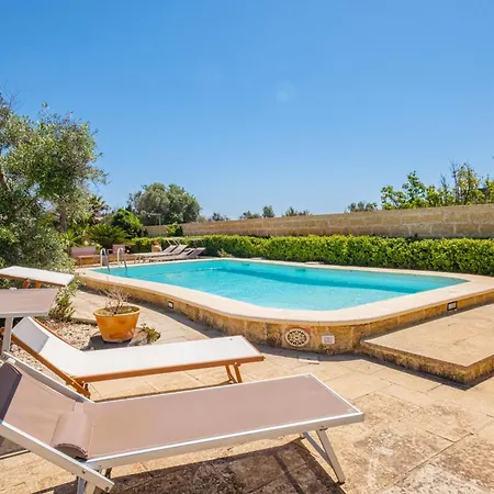 Villa Con Piscina E Jacuzzi Privata A Leuca *