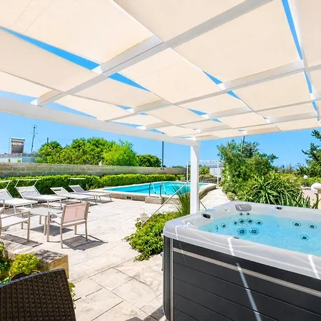 Con Piscina E Jacuzzi Privata A Leuca Villa