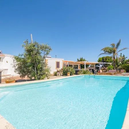 Con Piscina E Jacuzzi Privata A Leuca