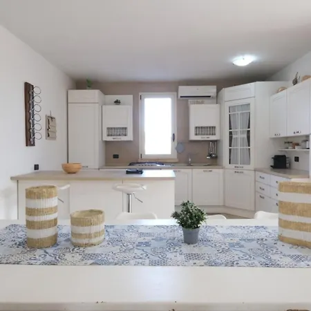 Villa Con Piscina E Jacuzzi Privata A Leuca *