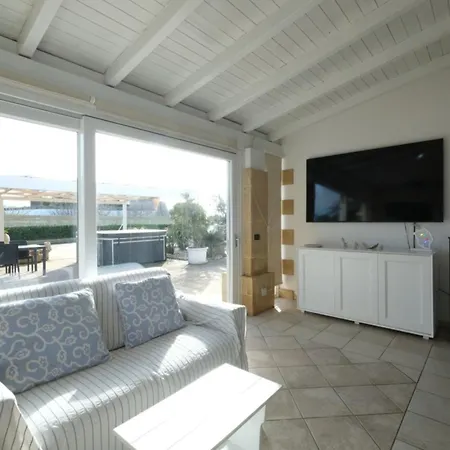 Con Piscina E Jacuzzi Privata A Leuca Villa *
