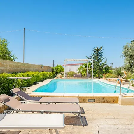 Villa Con Piscina E Jacuzzi Privata A Leuca