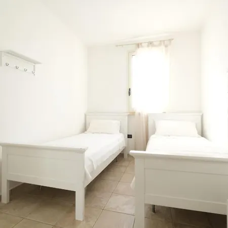 Con Piscina E Jacuzzi Privata A Leuca Villa