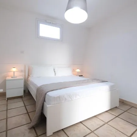 Villa Con Piscina E Jacuzzi Privata A Leuca *
