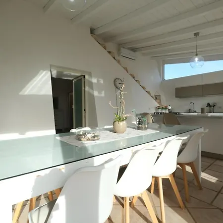 Villa Con Piscina E Jacuzzi Privata A Leuca Corsano (Apulia)